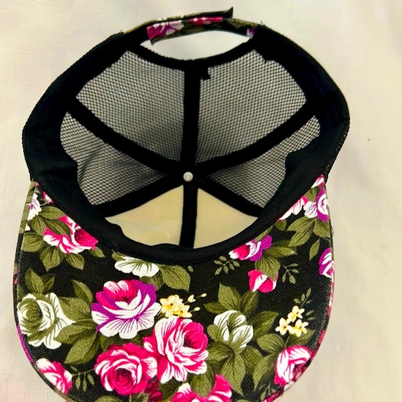 New / Floral & Black Ball Cap / Adjustable - Picture 3 of 9